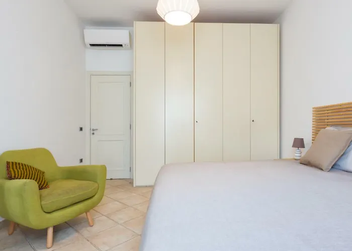 Explore The Amalfi Coast From A Cosy In Centre Daire