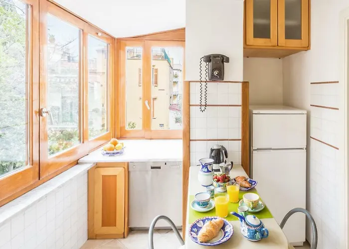 Explore The Amalfi Coast From A Cosy In Centre *