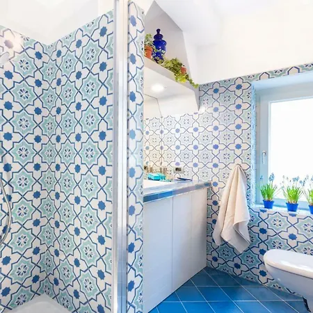 Explore The Amalfi Coast From A Cosy In Centre 公寓 索伦托