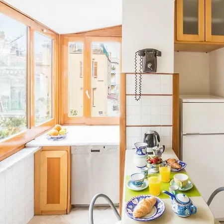 Explore The Amalfi Coast From A Cosy In Centre *