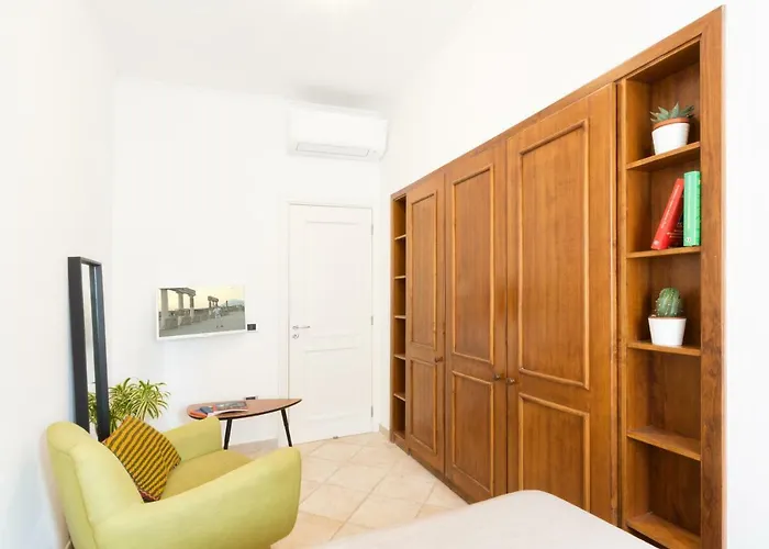 Explore The Amalfi Coast From A Cosy In Centre Sorrento